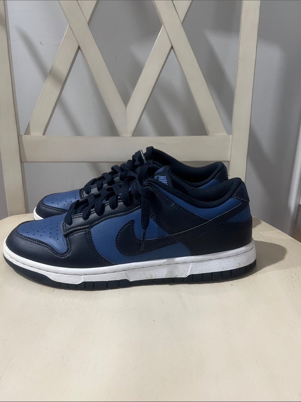 Nike Men's Navy and Royal Blue Low-Top Sneakers lightly used with box-size 8.5